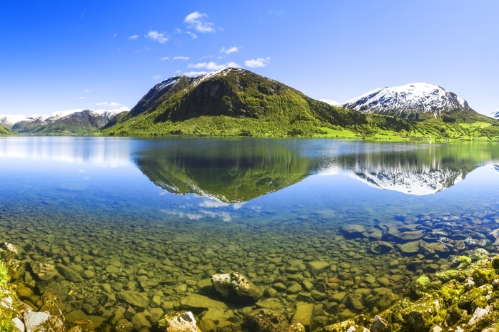 Lake Jolstravatnet with Hogenuken mountain near Vassenden, Sogn og Fjordane, Norway, Europe