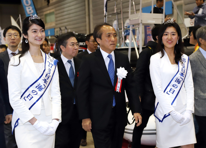 Japan International Boat Show 2018 March 8, 2018, Yokohama, Japan   Hiroyuki Yanagi  C , Japan s Yahama Motor chairman and Japan Marine Industry Association chairman, accompanied by Miss Nippon Marine Day 2017 Yu Mikami  L  and Miss Nippon Marine Day 2018 Remi  Yamada  R  inspects the Japan International Boat Show after the opening ceremony in Yokohama, suburban Tokyo on Thursday, March 8, 2018. Toyota will strat to sell similar and bigger sized vessel in the United States in 2019 and will put it on the domestic market in 2020.     Photo by Yoshio Tsunoda AFLO  LWX  ytd 