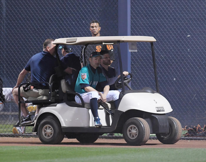 Ichiro suzuki exit game with leg injuries Ichiro Suzuki of the Seattle Mariners leaves the field riding in a golf cart after the top of the first inning of the MLB Spring Training baseball game at Suzuki exited the game with his right leg injury. Ichiro complained of a strained right calf during the first inning and was replaced by a golf cart.
