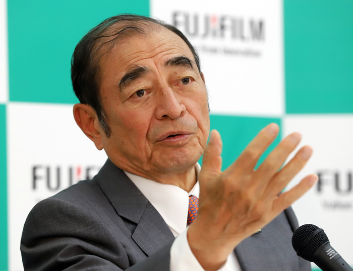 Fujifilm acquires two regenerative medicine companies March 29, 2018, Tokyo, Japan   Japan s Fijifilm chairman Shigetaka Komori announces the company acquire the world s leading companies in cell culture media Irvine Scientific Sales Company  ISUS  and IS Japan  ISJ  for 800 million US dollars at a press conference at the Fujifilm headquarters in Tokyo on Thursday, March 29, 2018. Fijifilm will take both biomedical companies to expand its health care business.   Photo by Yoshio Tsunoda AFLO  LWX  ytd 