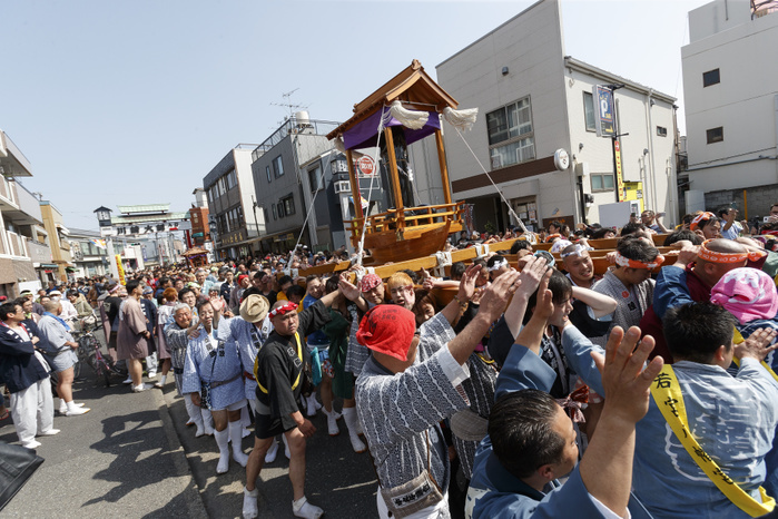 The Steel Phallus Festival in Japan Participants carry portable shrines with huge phalluses during the Kanamara Matsuri on April 1, 2018, Kawasaki, Japan. The Kanamara Matsuri or the festival of the Steel Phallus is held on the first Sunday in April at the Kanayama shrine. The Shrine was popular with prostitutes who wished to pray for protection from sexually transmitted diseases, and is also frequented by couples praying for easy birth or married couple harmony. The festival was started in 1969 and is now a popular tourist event. Local store holders sell phallus shaped trinkets and food and the festival also raises money for HIV research.  Photo by Rodrigo Reyes Marin AFLO 