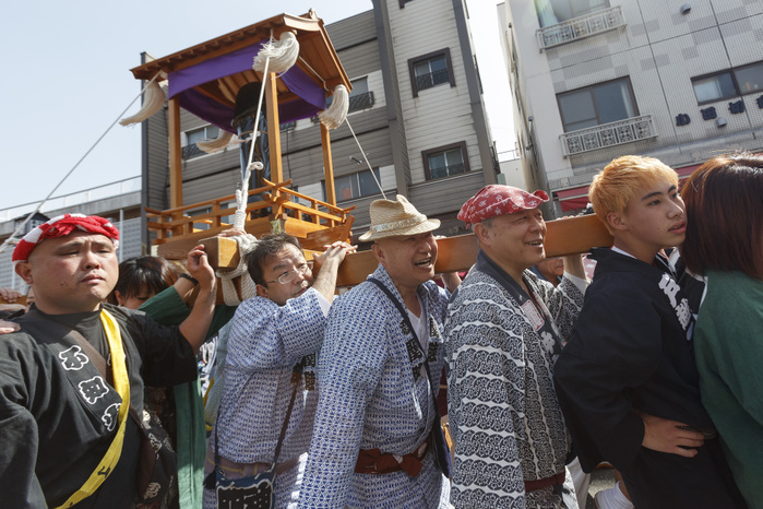 The Steel Phallus Festival in Japan Participants carry a portable shrine with a huge phallus during the Kanamara Matsuri on April 1, 2018, Kawasaki, Japan. The Kanamara Matsuri or the festival of the Steel Phallus is held on the first Sunday in April at the Kanayama shrine. The Shrine was popular with prostitutes who wished to pray for protection from sexually transmitted diseases, and is also frequented by couples praying for easy birth or married couple harmony. The festival was started in 1969 and is now a popular tourist event. Local store holders sell phallus shaped trinkets and food and the festival also raises money for HIV research.  Photo by Rodrigo Reyes Marin AFLO 