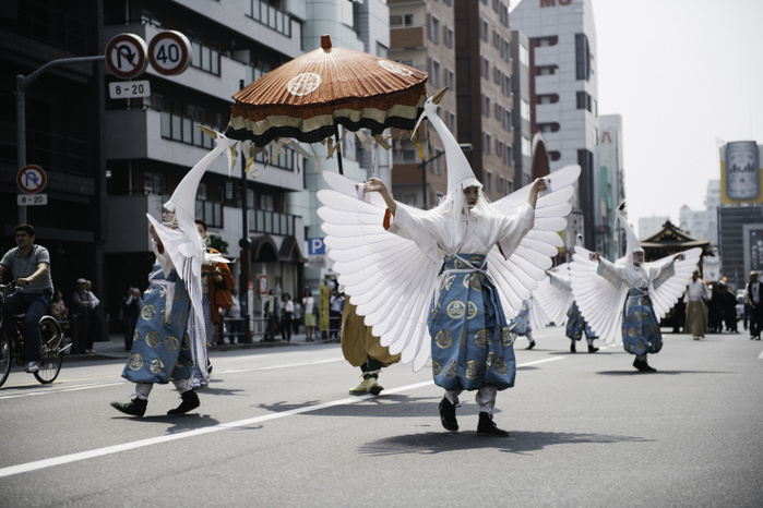 Japan Sanja Festival TOKYO, JAPAN   MAY 18: Heron hooded dancers perform as they parade down the streets toward Asakusa Shrine during Tokyo s one of the largest three day festival called  Sanja Matsuri  on May 18, 2018 in Tokyo, Japan. A boisterous traditional mikoshi  portable shrine  is carried in the streets of Asakusa to bring luck, blessings and prosperity to the area and its inhabitants.  Photo: Richard Atrero de Guzman Aflo 