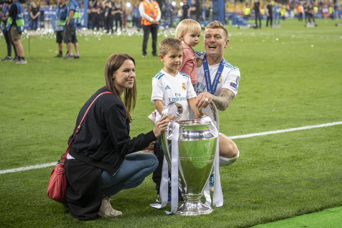 UEFA Champions League Final 2017 2018 Toni Kroos of Real Madrid and family with Trophy  during the UEFA Champions League Final match between Real Madrid CF 3 1  Liverpool FC at NSC Olimpiyskiy Stadium in Kiev, Ukraine, on May 26, 2018.  Photo by Maurizio Borsari AFLO 