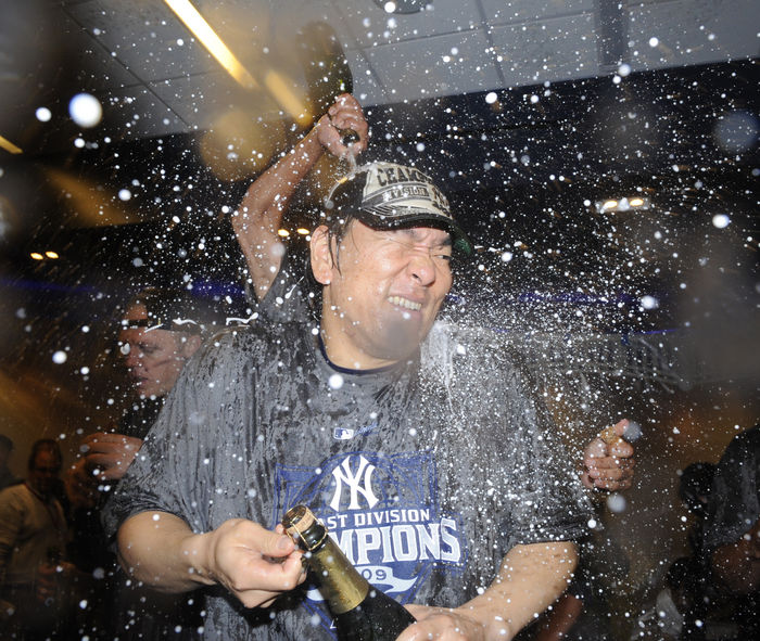 Shu Matsui, Champagne Fight, Yankees District Champion . Hideki Matsui  Yankees , SEPTEMBER 27, 2009   MLB : Hideki Matsui of the New York Yankees celebrates with champagne with his teammates in the The Yankees won the game 4 2 to earn their 100th win of the season as well as clinching the clinching the The Yankees won the game 4 2 to earn their 100th win of the season as well as clinching the American League Eastern Division.