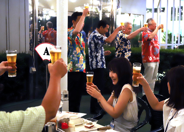 Beer garden event at a hotel in Tokyo June 7, 2018, Tokyo, Japan   People enjoy beer and barbecued food for a press preview at a beer garden at the Tokyo Prince Hotel in Tokyo on Thursday, June 7, 2018. The hotel s beer restaurant which has 600 seats will open June 8 through September 22.     Photo by Yoshio Tsunoda AFLO  LWX  ytd 