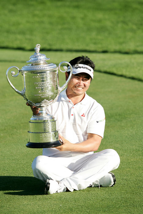 U.S. Pro Liang became the first male Asian to win a major . Y.E. Yang  KOR , AUGUST 16, 2009   Golf : Y.E. Yang of South Korea celebrates with the Wanamaker Trophy after winning the 91st PGA Championship at Hazeltine National Golf Club in Chaska, Minnesota.  Photo by Yasuhiro JJ Tanabe AFLO   2174 .