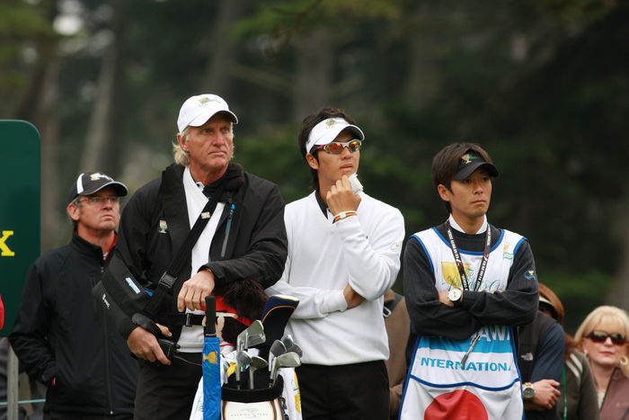 2009 Presidents Cup   Day 3 Ryo Ishikawa and Captain Norman on the tee  L R  Greg Norman  AUS , Ryo Ishikawa  JPN , OCTOBER 10, 2009   Golf : International Team Captain Greg Norman with Ryo Ishikawa of the International Team and his caddie Hiroyuki Kato during the Day Three Morning Fourball Matches of The Presidents Cup at Harding Park Golf Course in San Francisco, California.  Photo by Yasuhiro JJ Tanabe AFLO   2174 .