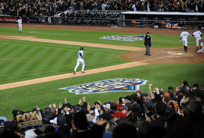 2009 MLB World Series Game 6 Matsui hits a two run homer to lead off the game. Hideki Matsui  Yankees , NOVEMBER 4, 2009   MLB : Hideki Matsui   55  of the New York Yankees runs after hittng a two run home run against the Philadelphia Phillies in the second inning in Game 6 of the 2009 Major League Baseball World Series at New Yankee Stadium in the Bronx, NY, USA. AFLO   2324 .