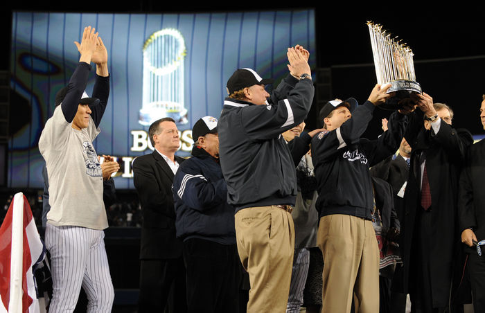 2009 MLB World Series Game 6 Yankees win 27th World Series Matsui becomes first Japanese player to win MVP Hideki Matsui  Yankees , Hal Steinbrenner, NOVEMBER 4, 2009   MLB : World Series MVP Hideki Matsui  L  of the New York Yankees celebrates as Yankees Managing General Partner Hal Steinbrenner is recieved the World Series winners trophy by MLB Commissioner Bud Selig after their 7 3 win against the Philadelphia Phillies in Game 6 of the 2009 MLB World Series at New Yankee Stadium in the Bronx, NY, USA.  Photo by AFLO   2324 .