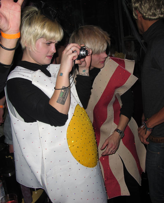 Kelly Osbourne and DJ Luke Worrall, Oct 31, 2009 : **EXCLUSIVE** Heidi Klum Halloween Party.Voyeur Lounge. Hollywood, CA, USA. Saturday, October 31, 2009. (Photo by Celebrity Vibe/AFLO) [2361]
