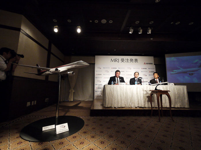 Japanese Passenger Plane  MRJ . Large orders from U.S. airlines Mitsubishi receives large order for domestic jet   Tokyo Japan, October 2, 2009   US regional air carrier Trans States Holdings  TSH , and Mitsubishi Aircraft announce that TSH ordered Mitsubishi Regional Jet  MRJ  aircrafts at press conference in Tokyo, Japan, on Friday October 2, 2009. They are from left: Richard Leach, presidnet of TSH, Hideo Egawa, president of Mitsubishi Aircraft, Junichi Miyazawa of Mitsubishi Aircraft.  Photo by Koichi Mitsui AFLO   3101 .