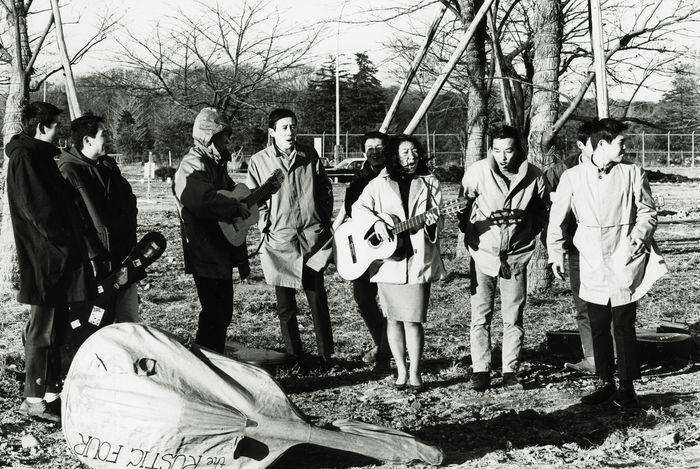 Folk Boom  Taken in 1966  Coming of the Folk Era, 1966: Folk songs about anti war and peace captured the hearts of young people.  Photo by Yoshitaka Nakatani AFLO   0780 .