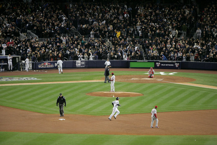 2009 MLB World Series Game 6 Matsui hits a two run homer to lead off the game. Hideki Matsui  Yankees , NOVEMBER 4, 2009   MLB : Starting pitcher Pedro Martinez  45 of the Philadelphia Phillies stands on the mound as Hideki Matsui  55 of the New York Yankees rounds the bases after hitting a two run home run in the bottom of the second inning of Game Six of the 2009 MLB World Series at Yankee Stadium on November 4, 2009 in the Bronx, NY, USA.  Photo by Thomas Anderson AFLO   0903   JAPANESE NEWSPAPER OUT 