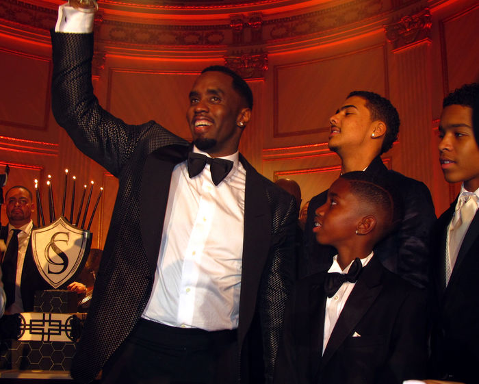 Sean P. Diddy Combs with his kids, Nov 19, 2009 : Sean P. Diddy Combs 40th Birthday Party. Plaza Hotel. New York, NY, USA. Thursday, November 19, 2009. (Photo by Celebrity Vibe/AFLO) [2361]