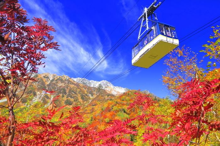 Tateyama Ropeway in autumn leaves, Toyama