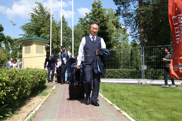 FIFA World Cup Russia 2018 Hiroshi Ikeda  JPN , Japan s natinal team leave the team s base camp FC Rubin Kazan training ground on their way to fly to Japan in Kazan, Russia, July 4, 2018.  Photo by JFA AFLO 