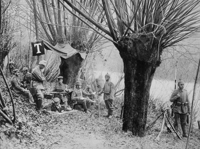 World War I  circa 1915  World War I 1914 1918: German field telephone post under pollarded willow trees on the banks of the River Aisne, north eastern France, 1915. Military, Army, Communications, Technology
