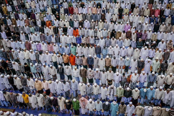 Refugees celebrated Eid Adha in Malaysia Muslim refugees living in Malaysia perform a specials prayer during Eid Adha in Kuala Lumpur on August 22, 2018. According to United Nation is more than 60,000 refugees are living in Malaysia and most of them are register.  The festival marks the end of Hajj and involves animal sacrifice as a symbol of Ibrahim s sacrifice to Allah. This festival is a second most important festival in the Islamic calendar. Photo by Samsul Said Nippon News  MALAYSIA 