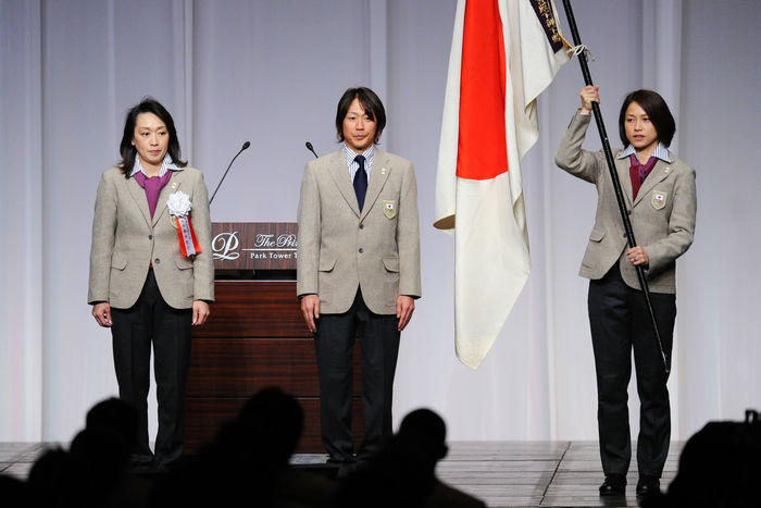 Japanese delegation to the Vancouver Olympics  L to R  Seiko Hashimoto, Takanobu Okabe, Tomomi Okazaki  JPN , JANUARY 18, 2010   Olympic : Japan National Team Organization Ceremony for Vancouver Olympic Games at The Prince Park Tower, Tokyo, Japan  Photo by AFLO SPORT   1045 .