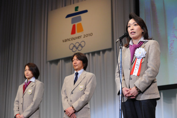 Japan s delegation to the Vancouver Olympics  L to R  Tomomi Okazaki, Takanobu Okabe, Seiko Hashimoto  JPN , JANUARY 18, 2010   Olympic : Japan National Team Send off Party for Vancouver Olympic Games at The Prince Park Tower, Tokyo, Japan.  Photo by AFLO SPORT   1045 .