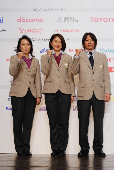 Press Conference of the Japanese National Team for the Vancouver Olympics  L to R  Seiko Hashimoto, Tomomi Okazaki, Takanobu Okabe  JPN , JANUARY 18, 2010   Olympic : Japan National Team Press Conference for Vancouver Olympic Games at The Prince Park Tower, Tokyo, Japan.  Photo by AFLO SPORT   1045 .