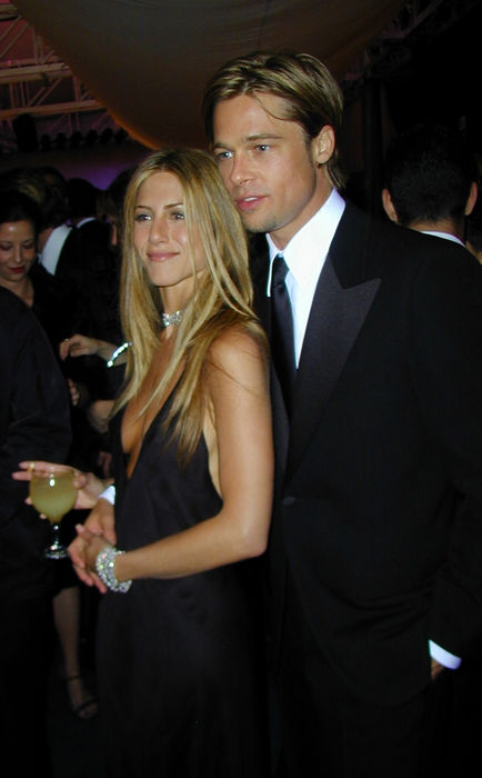 The 72nd Academy Awards  2000  After Party Jennifer Aniston and Brad Pitt, Mar 26, 2000 : 2000 Vanity Fair Post Oscar Party Morton s Restaurant Los Angeles, California, USA March 26, 2000 Photo by Celebrityvibe.com