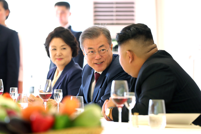 Inter Korean Summit in Pyongyang  Inter Korean Summit, Sep 20, 2018 : South Korean President Moon Jae In and North Korean leader Kim Jong Un, along with their wives, attend a luncheon at Samjiyon guest house in Samjiyon county near Mount Paekdu, northeast of Pyongyang, North Korea. South Korean President Moon visited North Korea from Sep 18 20, 2018 for his third summit with North Korean leader Kim, followed by summit talks in April and May. Picture taken on Sep 20, 2018. EDITORIAL USE ONLY  Mandatory Credit: Pyeongyang Press Corps Pool AFLO   NORTH KOREA 