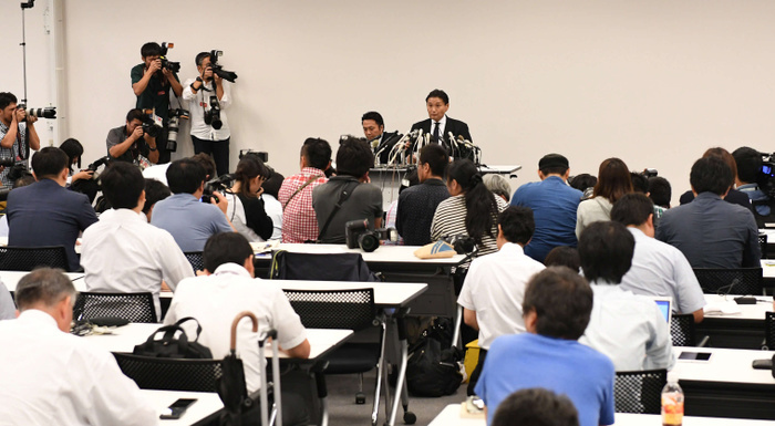 Takanohana s retirement press conference Takanohana Oyakata gives his retirement press conference in front of the media, September 25, 2018  photo date 20180925  location Tokyo, Japan