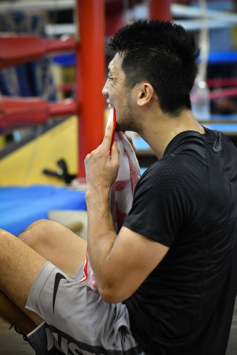 Ryota Murata Gym Work Ryota Murata, SEPTEMBER 27, 2018   Boxing : Ryota Murata of Japan strengthens his jaw during a media workout at Teiken Boxing Gym in Tokyo, Japan. Photo by Hiroaki Yamaguchi AFLO 