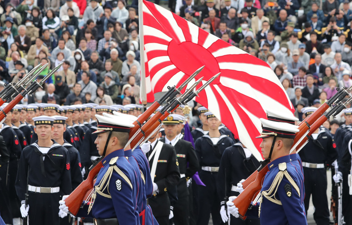 2018 Self Defense Forces Review Ceremony October 14, 2018, Asaka, Japan   Members of the honor guards pass before sailors holding Japan s Naval flag during the annual military review at the Ground Self Defence Force s Asaka training ground, suburban Tokyo on Sunday, October 14, 2018. 4,000 military personels, 260 military vehicles and 40 aircrafts participated the parade.     Photo by Yoshio Tsunoda AFLO  LWX  ytd 