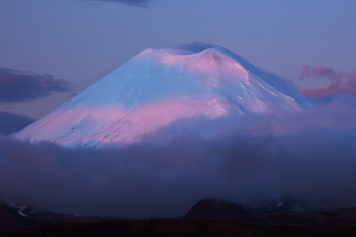 New Zealand Alpenglow on Mt Ngauruhoe at sunset, Tongariro National Park, Central Plateau, North Island, New Zealand