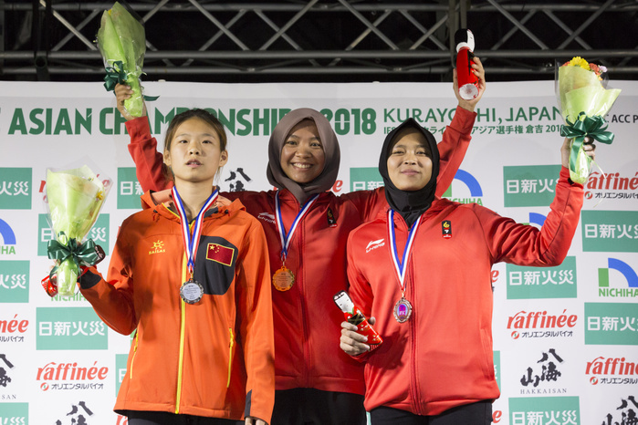 IFSC ACC Asian Championships 2018  L R  2nd place YiLing Song  CHN , winner Sari Agustina  INA , 3rd place Aries Susanti Rahayu  INA  during the IFSC ACC Asian Championships 2018 Women s Speed Award Ceremony at Kurayoshi Sport Climbing Center in Tottori, Japan, November 10, 2018.  Photo by JMSCA AFLO 