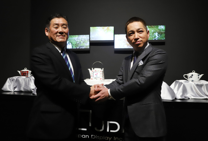 Japan Display s Strategy Presentation December 4 2018, Tokyo, Japan   Japan s LCD and OLED manufacturer Japan Display Inc  JDI  chief marketing officer Yoshiaki Ito shakes hands with Ken Fujie  L , president of Japanese porcelain maker Narumi as they will collaborate to produce products in Tokyo on Tuesday, December 4, 2018. JDI displayed their latest products including ultra high resolution display for virtual reality and collaboration products with Narumi bone china.    Photo by Yoshio Tsunoda AFLO  LWX  ytd 