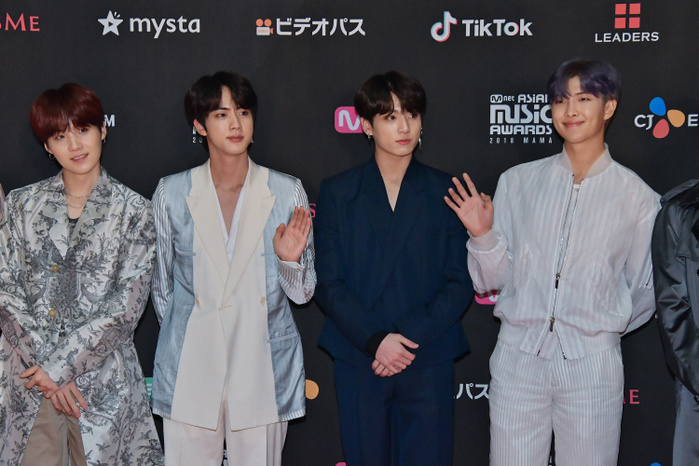 2018 MAMA Fan s Choice in Japan Bulletproof Boyband BTS, Dec 12, 2018 :  L R  Suga, Jin, JungKook and RM of South Korean group BTS attend the  2018 Mnet Asian Music Awards  MAMA  Fan s Choice in Japan  at the Saitama Super Arena in Saitama Prefecture, Japan on December 12, 2018.