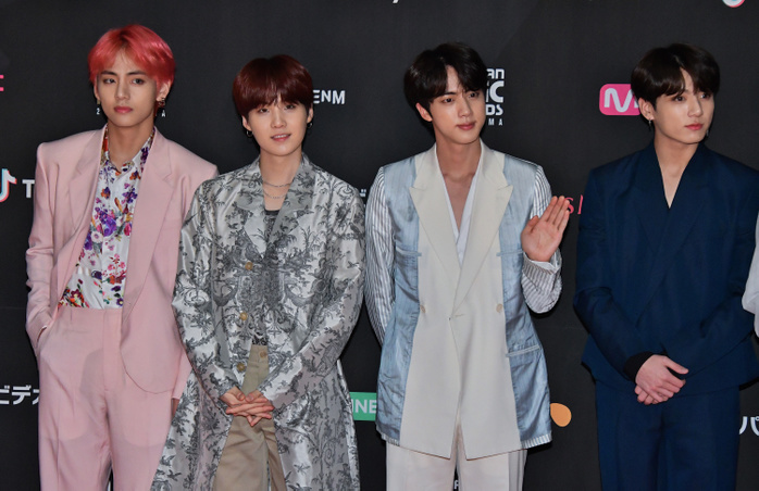 2018 MAMA Fan s Choice in Japan Bulletproof Boyband BTS, Dec 12, 2018 :  L R V, Suga, Jin and JungKook of South Korean group BTS attend the  2018 Mnet Asian Music Awards  MAMA  Fan s Choice in Japan  at the Saitama Super Arena in Saitama Prefecture, Japan on December 12, 2018.