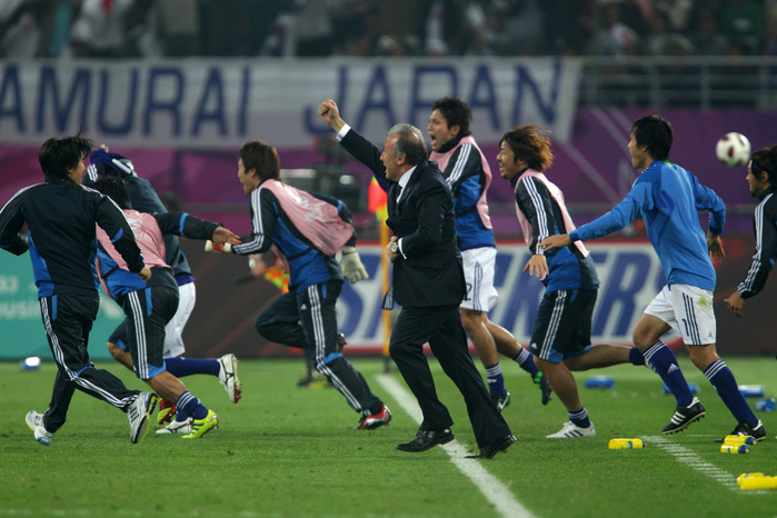 AFC Asian Cup 2011 Final: Japan Wins Fourth Championship in Two Tournaments Japan head coach Alberto Zaccheroni celebrates at the final whistle during the AFC Asian Cup Qatar 2011 Final match between Australia 0 1 Japan at Khalifa Stadium in Doha, Qatar, January 29, 2011.  Photo by JFA AFLO 