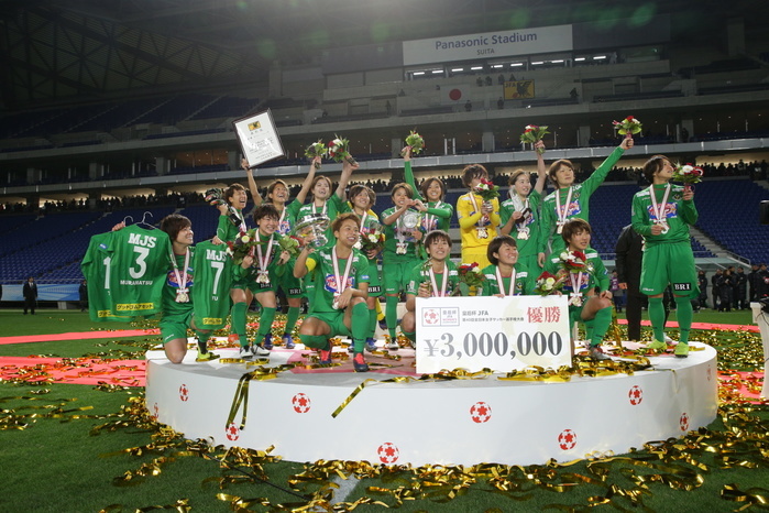 Bereza Wins 40th All Japan Women s Soccer Empress Cup Again Nippon TV Beleza players celebrate with the trophy after winning the Empress s Cup JFA 40th Japan Women s Football Championship Final match between Nippon TV Beleza 4 2 INAC Kobe Leonessa at Panasonic Stadium Suita in Osaka, Japan, January 1, 2019.  Photo by JFA AFLO 