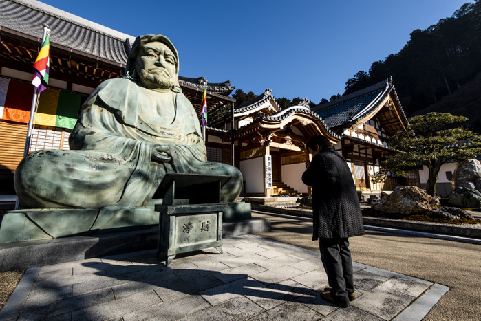 Praying at Japanese Temple JANUARY 13, 2019   A woman prays at Dairyuji, a Buddhist temple in Gifu, Japan.  Photo by Ben Weller AFLO   JAPAN   UHU 