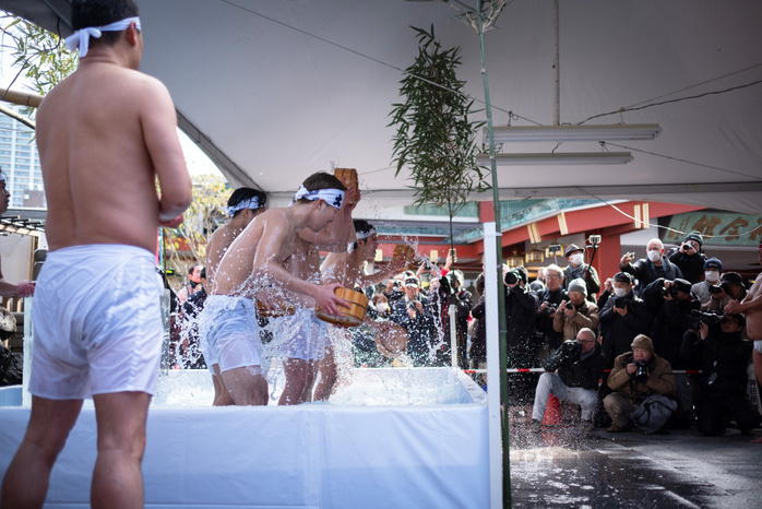 Tokyo, Japanese New Year Ice Bath at Kanda shrine Participants dressed only in loincloths and flimsy underwear pour freezing cold water over themselves during the traditional New Year ice bath ceremony at Kanda Myojin Shrine on January 26, 2019, in Tokyo, Japan. This year 42 hardy participants braved the ice bath ritual  a traditional ceremony said to purify the soul and to bring good luck. January 26, 2019  Photo by Nicolas Datiche AFLO   JAPAN 