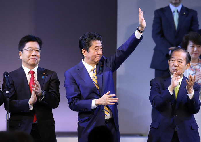 2019 LDP Convention February 10 2019, Tokyo, Japan   Japanese Prime Minister and president of the ruling Liberal Democratic Party  LDP  Shinzo Abe  C  reacts to his supporters at the annual LDP convention in Tokyo on Sunday, February 10, 2019. Abe is strong committed to revice Japan s Constitution including Articlr 9.    Photo by Yoshio Tsunoda AFLO 