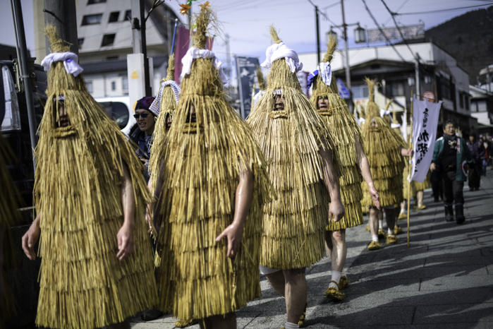 Japan Kasedori Festival in Kaminoyama, Yamagata KAMINOYAMA, JAPAN   FEBRUARY 11: Participants dressed in  Kendai  or a bird shaped straw coats walks to the village to perform a dance during the  Kasedori Festival  in Kaminoyama, Yamagata Prefecture, Japan, on Feb. 11, 2019, to pray for good harvest, good fortune and fire prevention while local people wait in the streets with buckets and ladles to splash cold water onto the performers.  Photo by Richard Atrero de Guzman Aflo 
