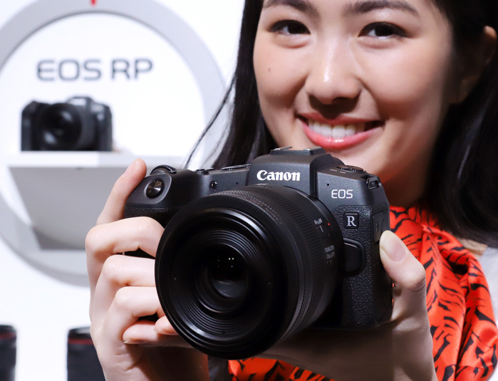 Canon Announces New Mirrorless Models February 14, 2019, Tokyo, Japan   Japan s camera giant Canon unveils the new mirroless digital camera  EOS RP  at Canon Marketing s headquarters in Tokyo on Thursday, February 14, 2019. Canon will put the light weight, only 485g in weight, digital camera with 35mm sized 26.2 mega pixel CMOS sensor on Japanedse market next month.   Photo by Yoshio Tsunoda AFLO 