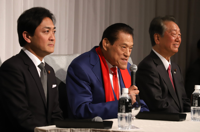 Antonio Inoki joins the National Democratic Party of Japan February 21, 2019, Tokyo, Japan   Former professional wrestler and Japanese member of the House of Councillors Antonio Inoki  C  announces he will join the parliamentary group of Yuichiro Tamaki s  L  Democratic Party for the People and Ichiro Ozawa s  L  Liberal Party at a press conference in Tokyo on Thursday, February 21, 2019.    Photo by Yoshio Tsunoda AFLO 