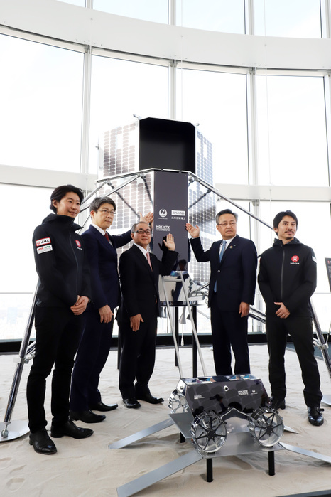 Announced HAKUTO R partner company for private sector lunar exploration February 22, 2019, Tokyo, Japan    L R  Japanese space venture  ispace  CEO Takeshi Hakamada, Japan Airlines executive Takahiro Shimojo, NGK Spark Plug executive Takio Kojima, Mitsui Sumitomo Insurance executive Isao Nojo and ispace COO Takahiro Nakamura display a lunar landing vehicle and a rover as they announced to make their corporate partnerships to support  Hakuto R  lunar exploration mission in Tokyo on Friday, February 22, 2019.  ispace  is expecting to send a rover to the moon in 2021 and conduct the world s fisrt test of NGK s solid state battery on the moon.   Photo by Yoshio Tsunoda AFLO 