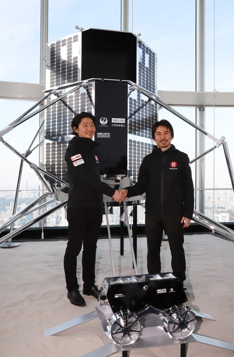 Announced HAKUTO R partner company for private sector lunar exploration February 22, 2019, Tokyo, Japan   Japanese space venture  ispace  CEO Takeshi Hakamada  L  and COO Takahiro Nakamura display a lunar landing vehicle and a rover as they announced to make their corporate partnerships to support  Hakuto R  lunar exploration mission in Tokyo on Friday, February 22, 2019.  ispace  is expecting to send a rover to the moon in 2021 and conduct the world s fisrt test of NGK s solid state battery on the moon.   Photo by Yoshio Tsunoda AFLO 