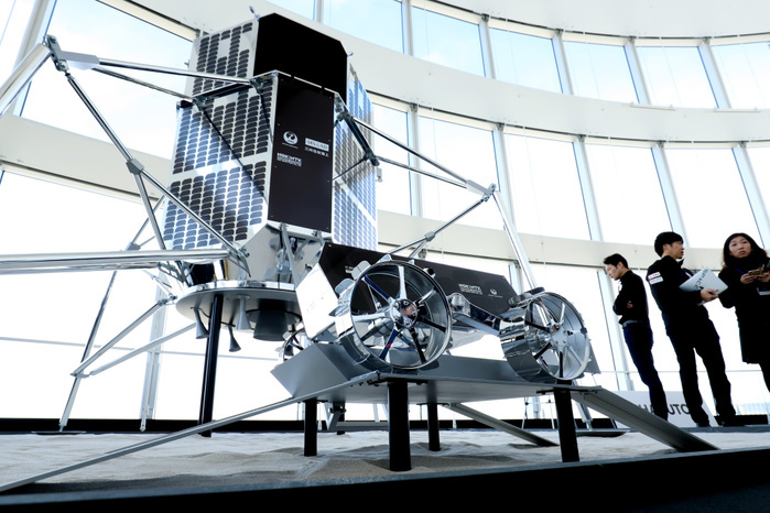 Announced HAKUTO R partner company for private sector lunar exploration February 22, 2019, Tokyo, Japan   Japanese space venture  ispace  displays a lunar landing vehicle and a rover as they announce to make corporate partnerships with Japan Airlinees, Mitsui Sumitomo Insurance and NGK Spark Plug to support  Hakuto R  lunar exploration mission in Tokyo on Friday, February 22, 2019.  ispace  is expecting to send a rover to the moon in 2021 and conduct the world s fisrt test of NGK s solid state battery on the moon.   Photo by Yoshio Tsunoda AFLO 