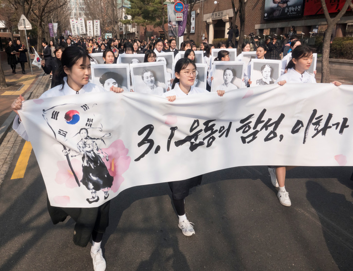 The 100th anniversary of the March 1 Independence Movement against Japanese colonial rule in Seoul The 100th anniversary of the March 1 Independence Movement against Japanese colonial rule, Mar 1, 2019 : Carrying portraits of South Korean independence fighters, students of Ewha Girls  High School march from their school to Seoul Plaza in Seoul, South Korea during a ceremony to mark the 100th anniversary of the March 1 Independence Movement against Japanese colonial rule in 1919. South Korean independence fighter Yu Gwan Sun, an alumnus of the high school, died while imprisoned for leading pro independence rallies. Transferred to an underground cell in the prison, Yu marked the first anniversary of the movement before dying of her injuries on September 28, 1920, at age 17, according to local media. During and after the independence movement against Japan, some 7,509 Koreans were killed, 15,961 were injured and 46,948 were arrested and put in prison by the Japanese army, which had occupied the Korean peninsula from 1910 1945, according to the South Korean government. A banner  front  reads,  We will not forget shouts of the March 1 Independence Movement .  Photo by Lee Jae Won AFLO   SOUTH KOREA 