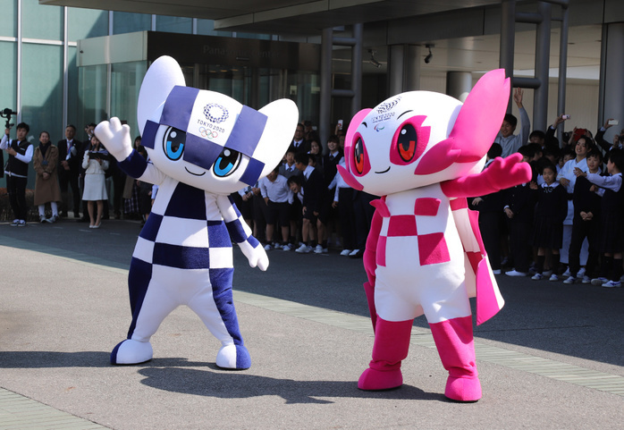 Tokyo 2020 Olympic Games 500 Days Ahead Event: 500days Cargo Unveiling   Departure Ceremony March 12, 2019, Tokyo, Japan   Tokyo 2020 Olympic Games mascot Miraitowa  L  and Paralympic mascot Someity send off a wrapping bus for the promotion of the Tokyo 2020 Olympic Games in Tokyo on Tuesday, March 12, 2019. The bus with logo of the 500days to go for Tokyo 2020 Olympics started a caravan for the promotion of the next year s Summer Games.     Photo by Yoshio Tsunoda AFLO 