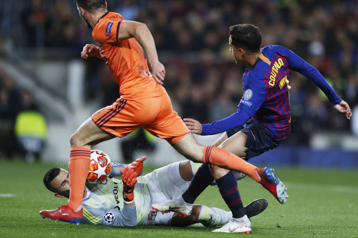 UEFA Champions League First Round, Final Round 2 Anthony Lopes  Lyon , Philippe Coutinho  Barcelona , MARCH 13, 2019   Football   Soccer : UEFA Champions League Round of 16 2nd leg match between FC Barcelona 5 1 Olympique Lyonnais at Camp Nou stadium in Barcelona, Spain.  Photo by D.Nakashima AFLO 